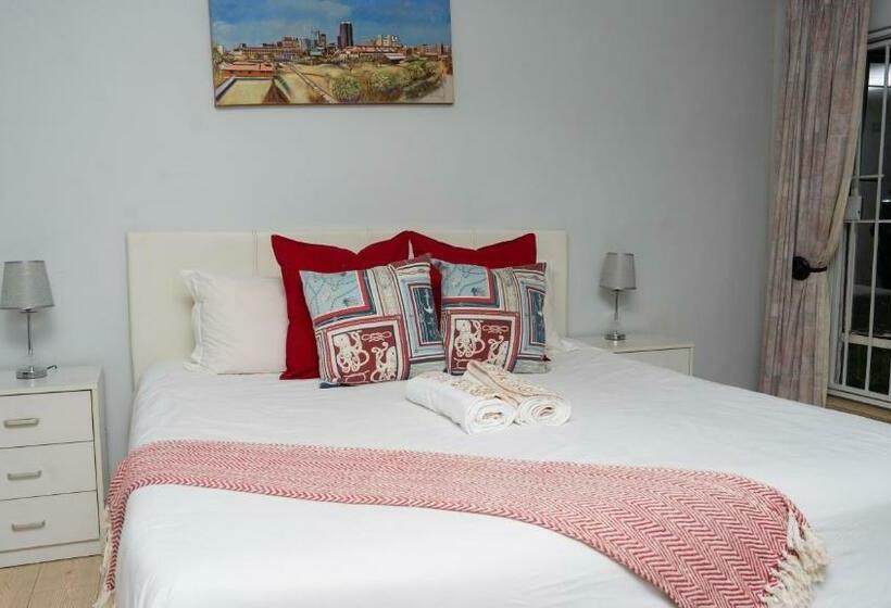 Habitación Triple Estándar, Grey Shade Place