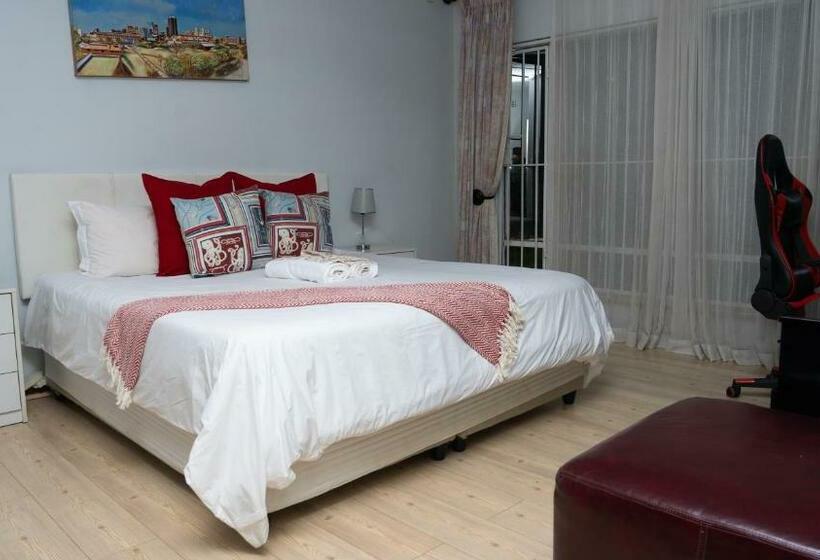 Habitación Triple Estándar, Grey Shade Place