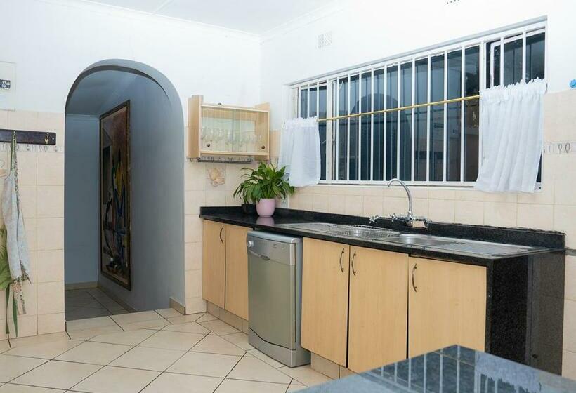 Habitación Economy, Grey Shade Place