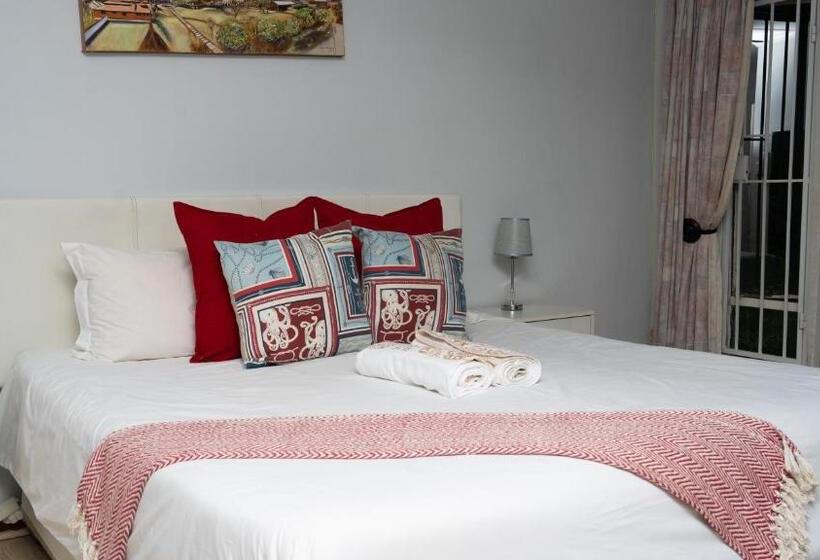 Habitación Triple Estándar, Grey Shade Place