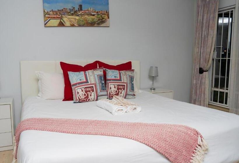 Habitación Triple Estándar, Grey Shade Place