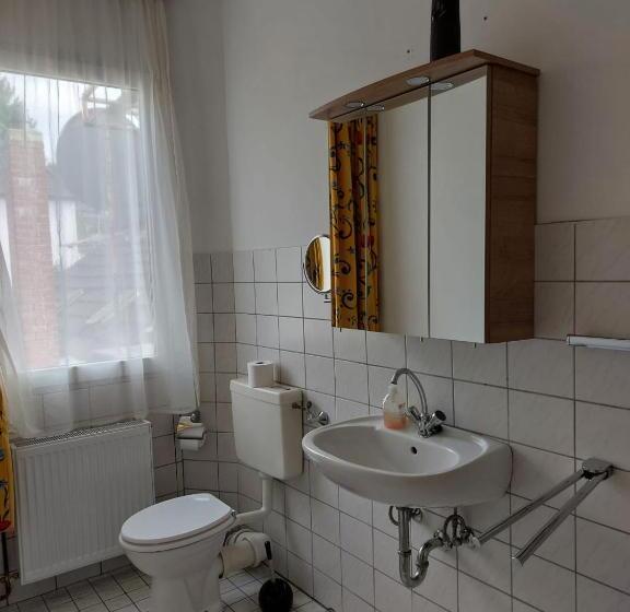 غرفة أساسية ثلاثية, Gästezimmer Gasthof Becker