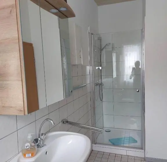ベーシックトリプルルーム, Gästezimmer Gasthof Becker