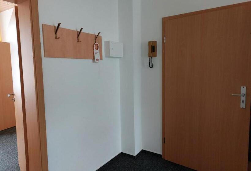 غرفة أساسية ثلاثية, Gästezimmer Gasthof Becker