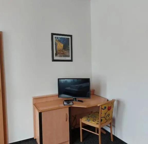 ベーシックトリプルルーム, Gästezimmer Gasthof Becker