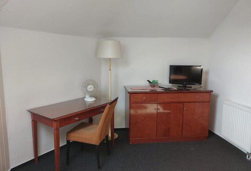 غرفة قياسية ثلاثية, Gästezimmer Gasthof Becker