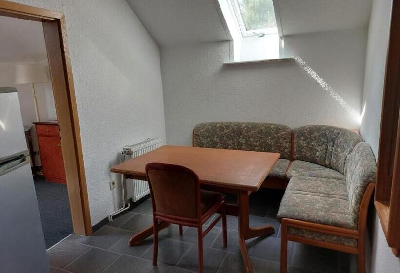 غرفة قياسية ثلاثية, Gästezimmer Gasthof Becker