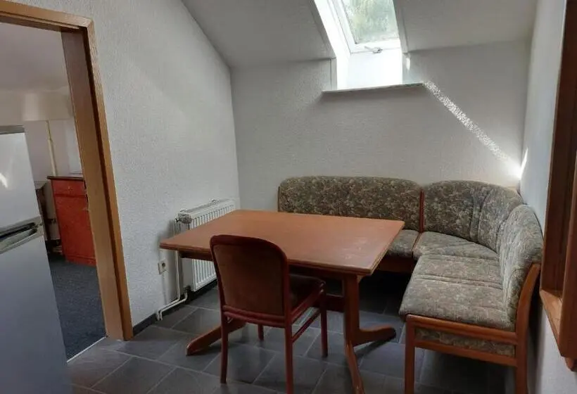 スタンダードトリプルルーム, Gästezimmer Gasthof Becker