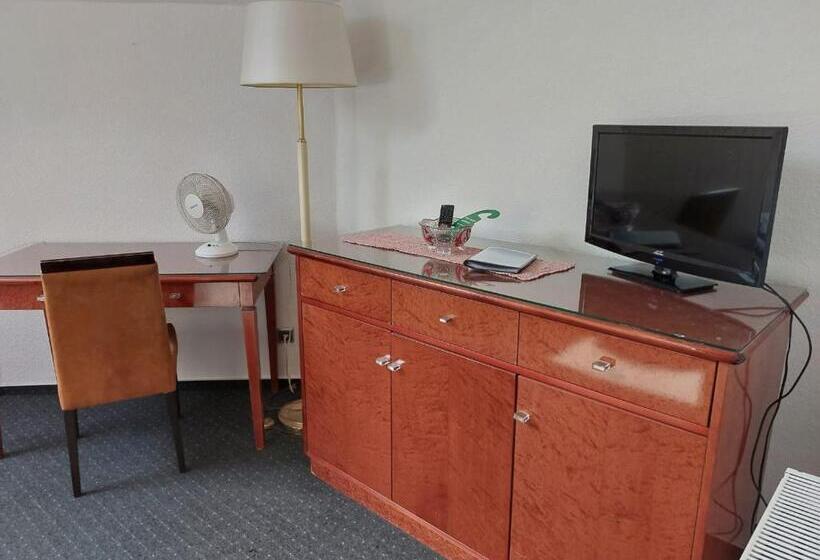 غرفة قياسية ثلاثية, Gästezimmer Gasthof Becker