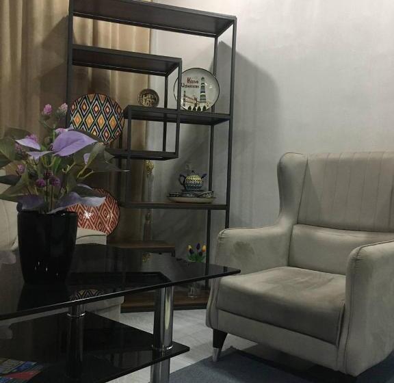 Economy Triple Room, Sharq