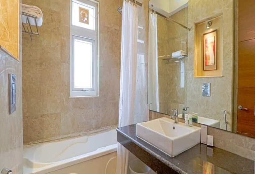 Quarto deluxe, Ahuja Residency Noida