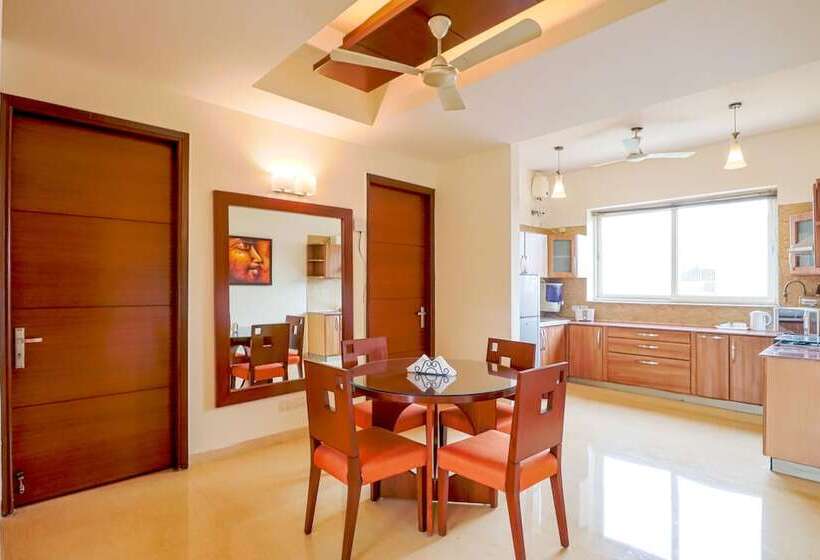 Quarto deluxe, Ahuja Residency Noida