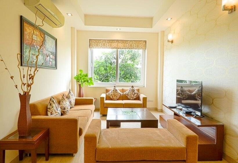 Quarto deluxe, Ahuja Residency Noida