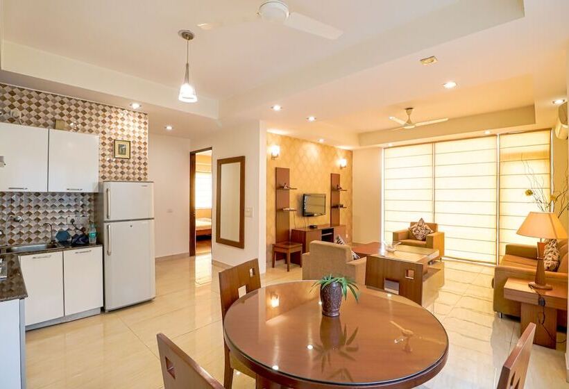 Quarto deluxe, Ahuja Residency Noida