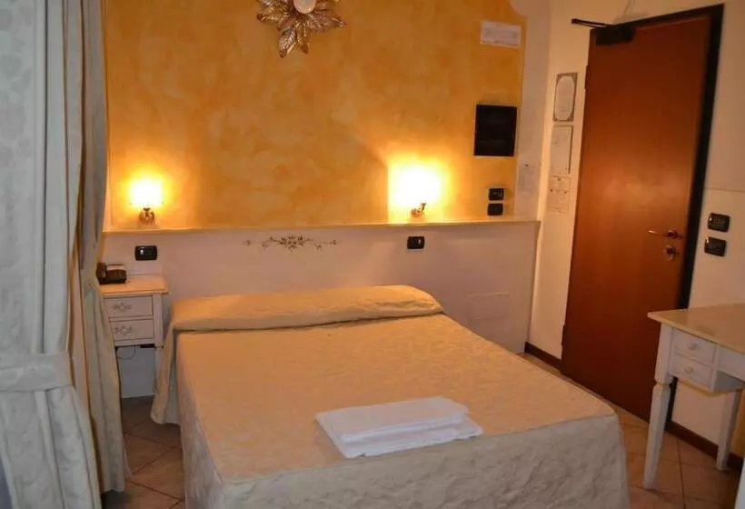 اتاق استاندارد یک نفره, Albergo La Piana