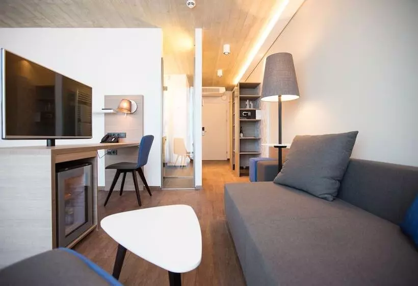 スタンダードスタジオ, Arte Hotel Kufstein