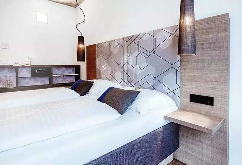 スタンダードスタジオ, Arte Hotel Kufstein