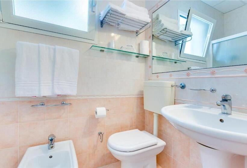 标准三人间, Bellariva