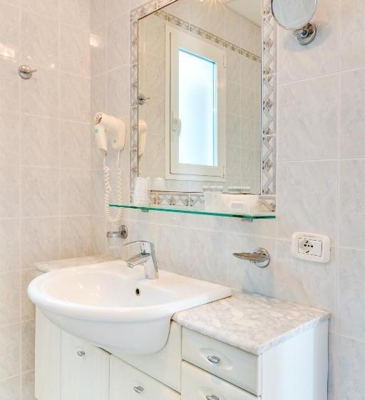 Triple Room Sea View, Bellariva