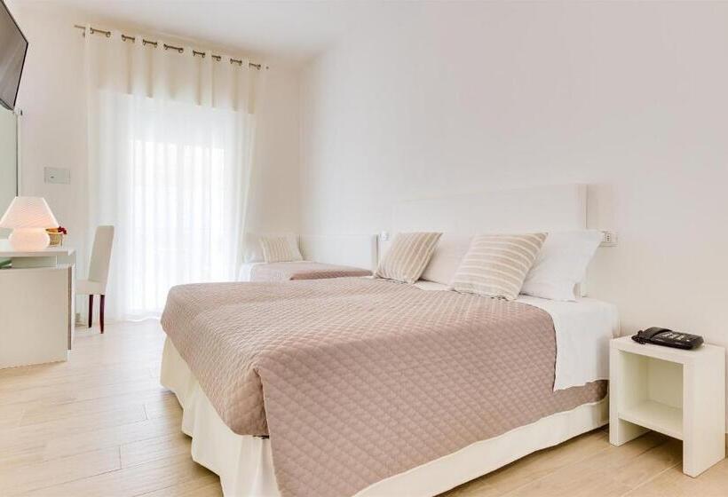 Triple Room Sea View, Bellariva