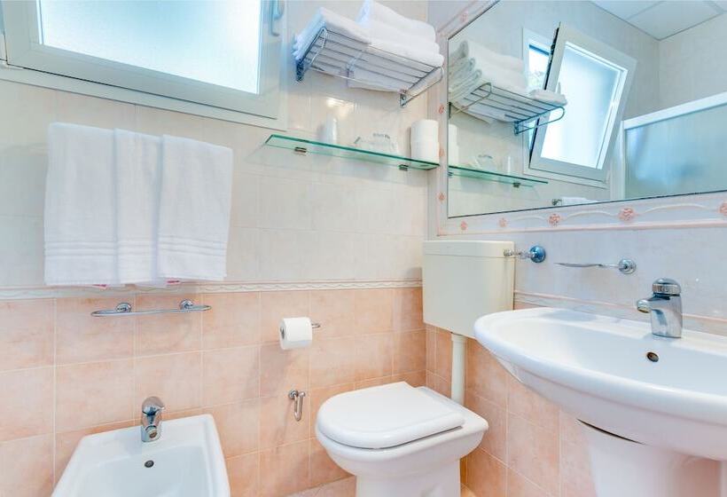 标准三人间, Bellariva