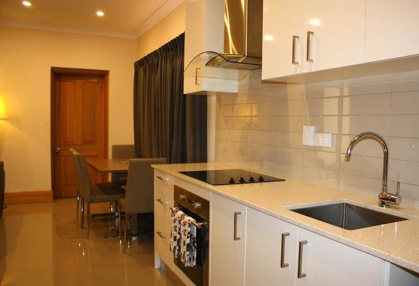 آپارتمان مدیریتی 2 خوابه, Big4 Stuart Range Outback Resort