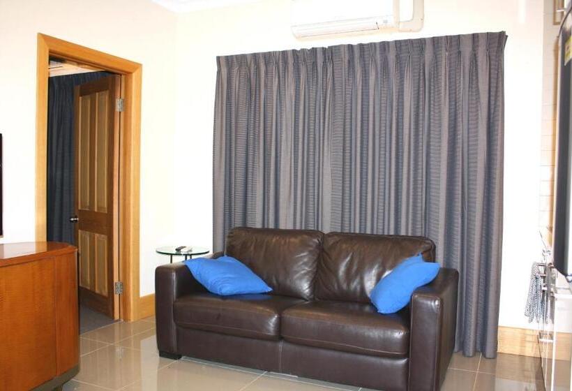 آپارتمان مدیریتی 2 خوابه, Big4 Stuart Range Outback Resort