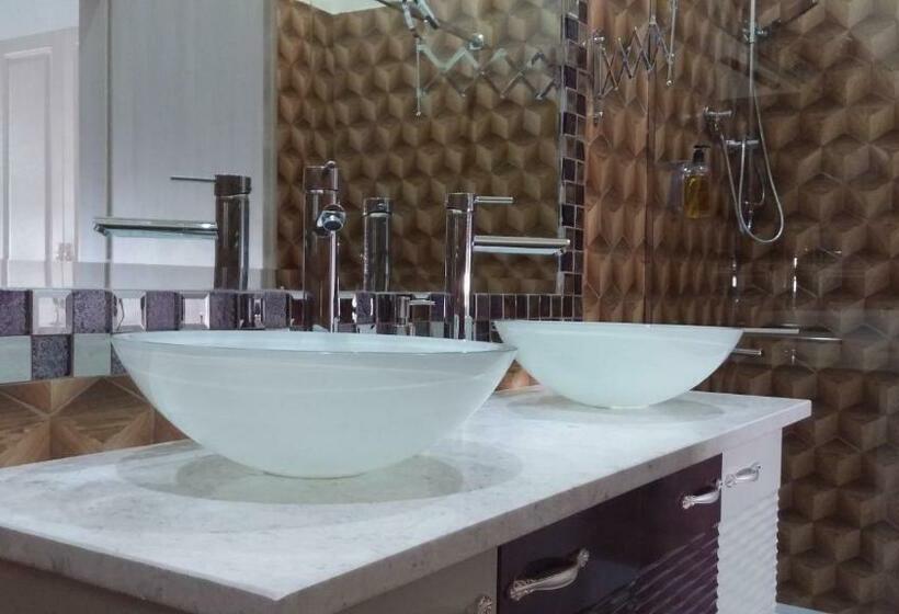 اتاق استاندارد سه نفره, Brilliant Camere