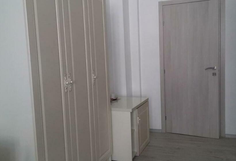 اتاق استاندارد سه نفره, Brilliant Camere