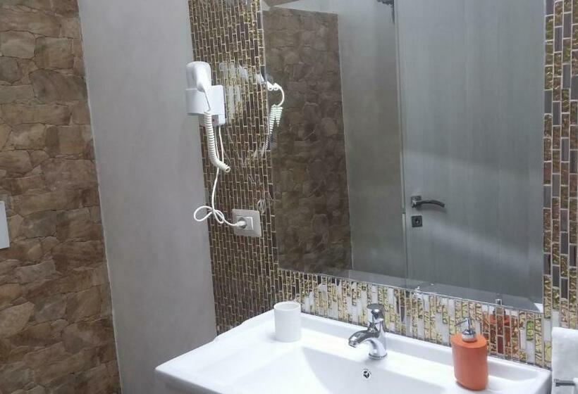 اتاق استاندارد سه نفره, Brilliant Camere