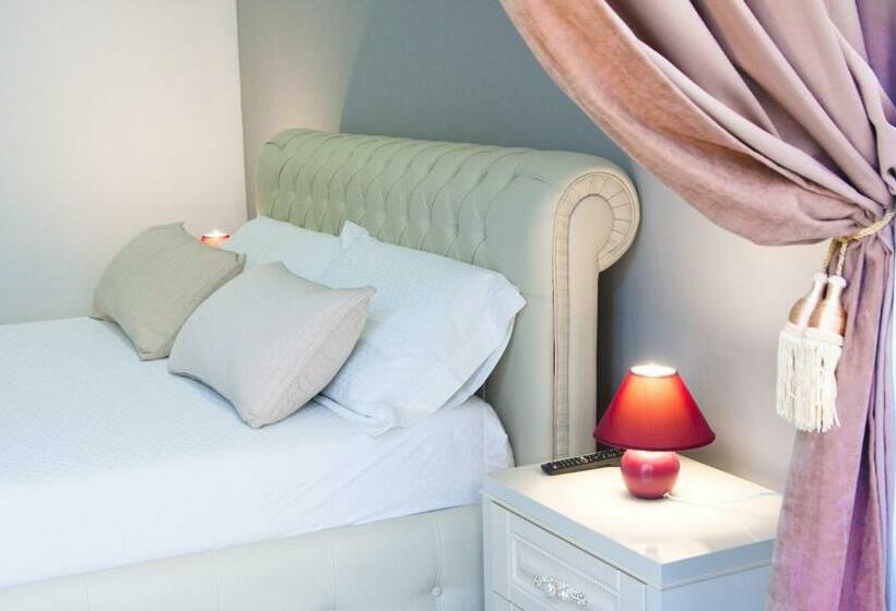 اتاق استاندارد سه نفره, Brilliant Camere