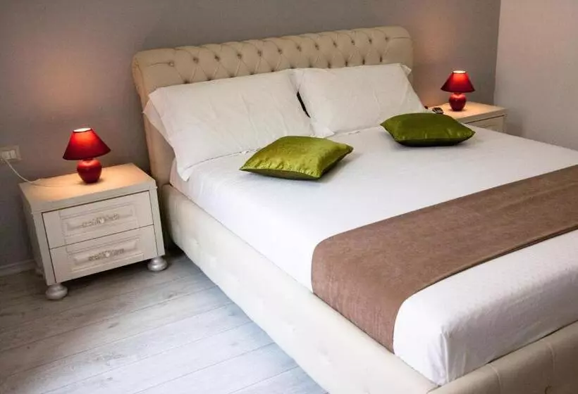 اتاق لوکس, Brilliant Camere