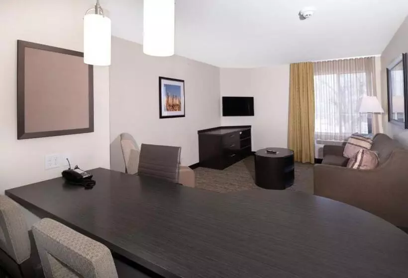 身障者適用キングサイズベッドルーム, Candlewood Suites Enid, An Ihg