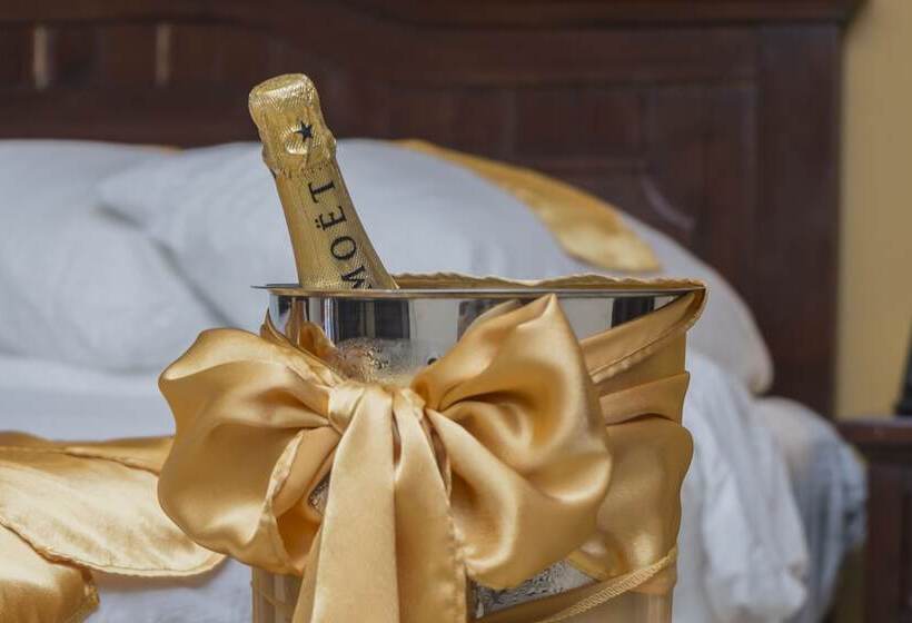 سوییت لوکس, Farallones