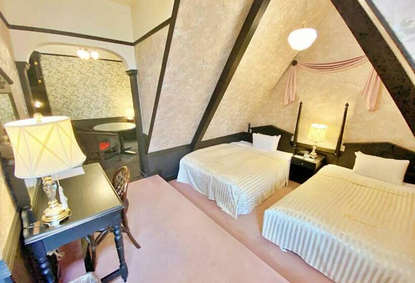 スイート, Restaurant & Hotel Traumerei