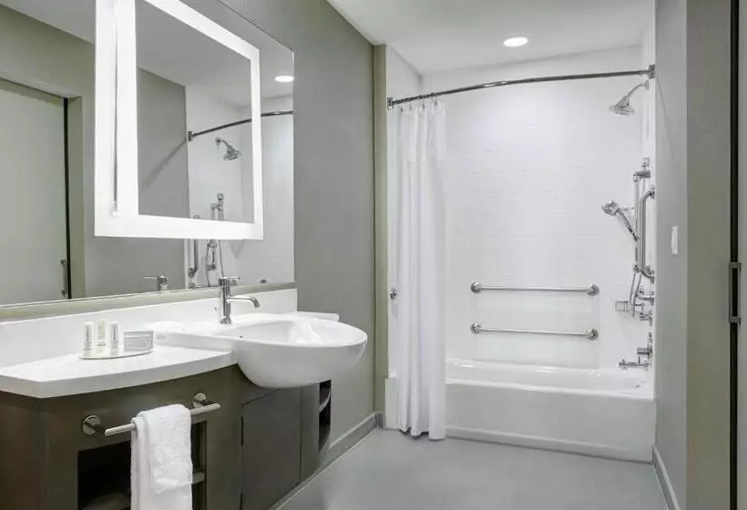 キングサイズベッドのスイートルーム, Springhill Suites By Marriott Milwaukee Downtown