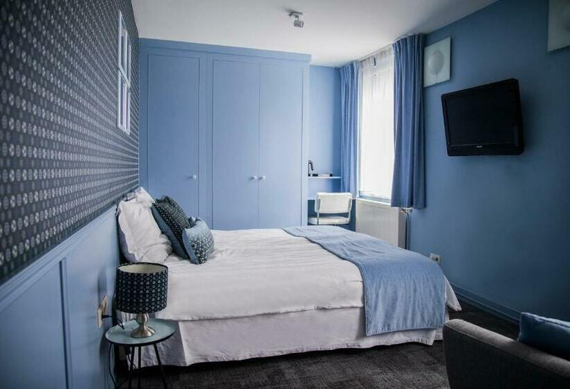 Standard Room, T