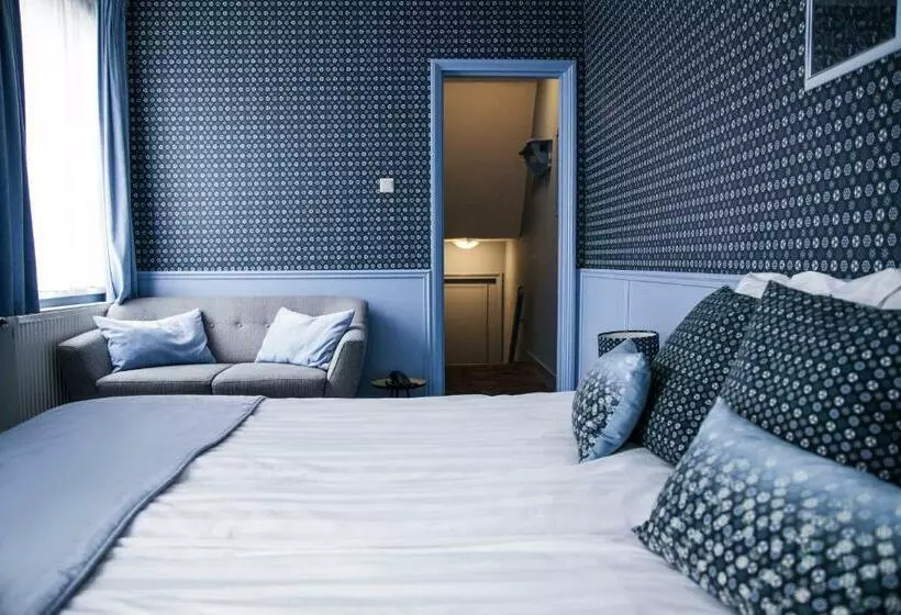 Standard Room, T