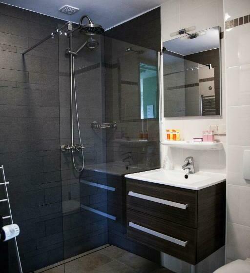 اتاق استاندارد با چشم‌انداز, T