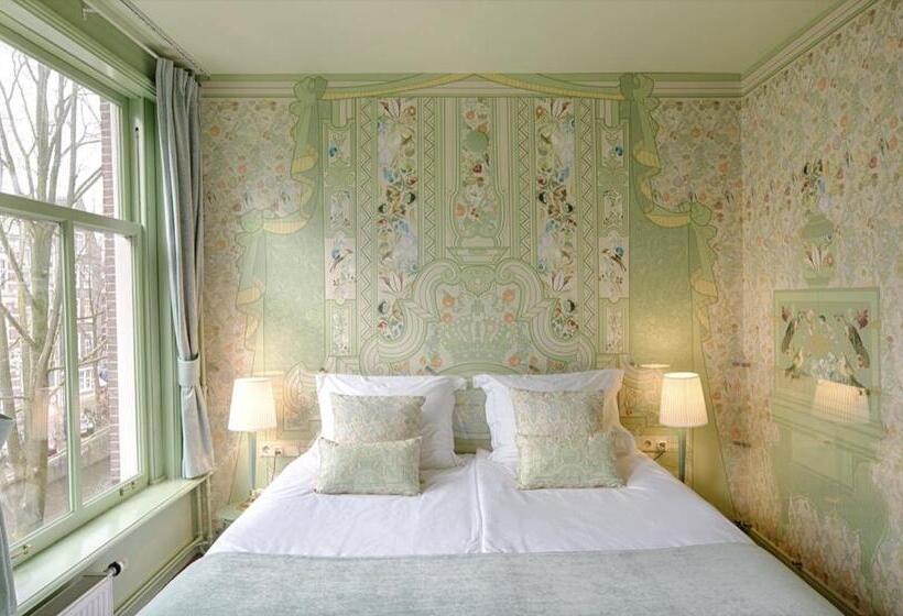 Standard Room with Views, T