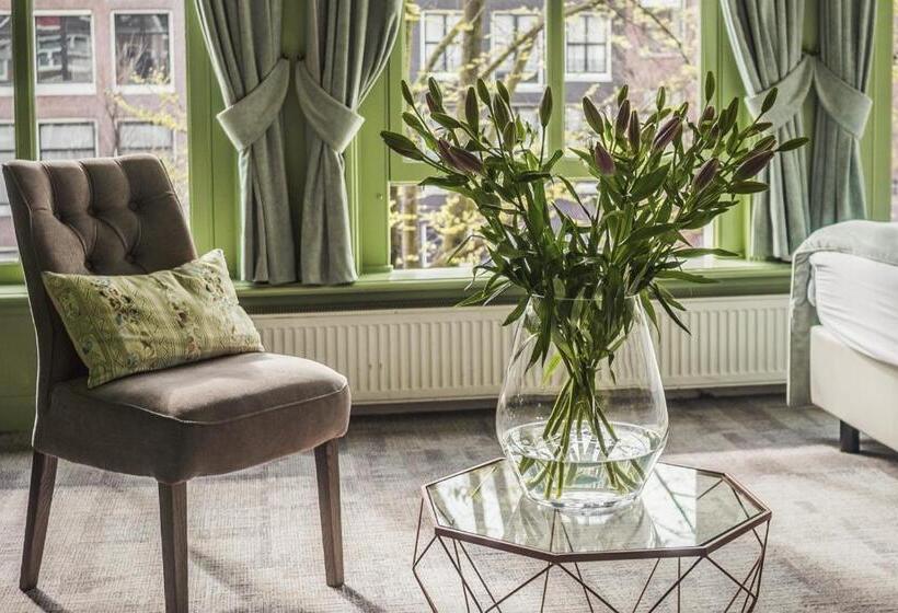 اتاق استاندارد با چشم‌انداز, T