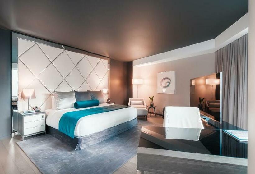 带大床的标准间, Paradox Hotel Vancouver