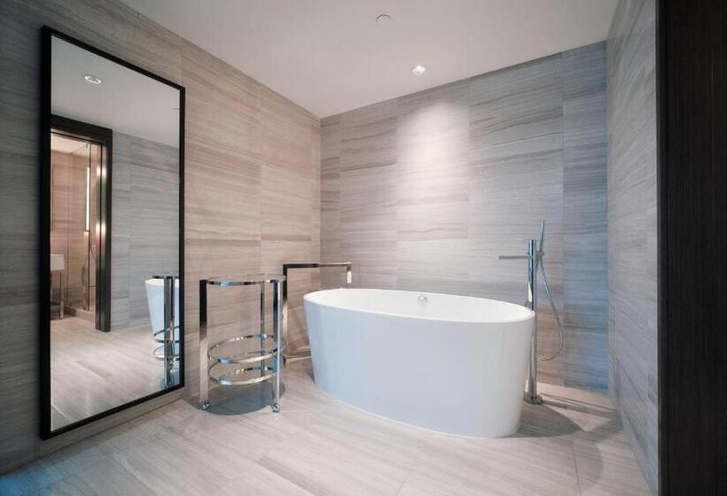 带大床的标准间, Paradox Hotel Vancouver