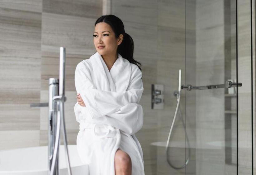 带大床的标准间, Paradox Hotel Vancouver