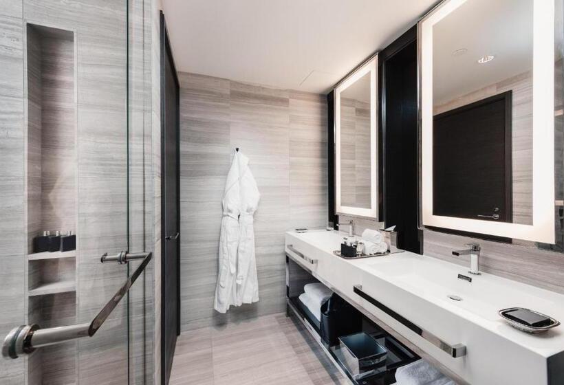 带大床的标准间, Paradox Hotel Vancouver