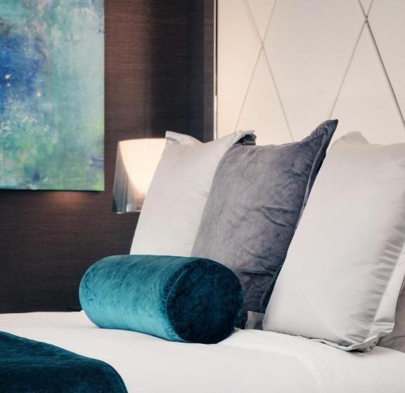 豪华套房, Paradox Hotel Vancouver