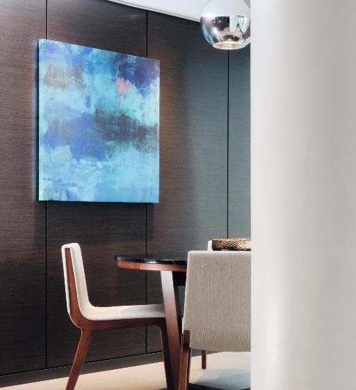 디럭스 스위트, Paradox Hotel Vancouver