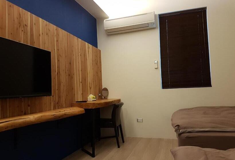 Economy Quadruple Room, Romeo B&b