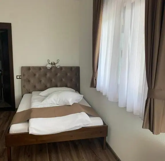 Standard Szoba, Casa Leda