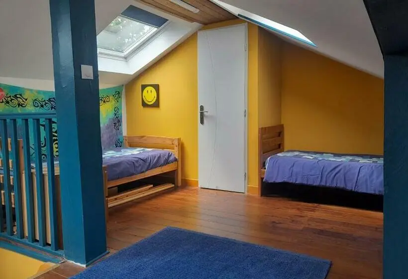 ルームシェアのワンベッド, Petite Auberge Landaise, Budget Hostel